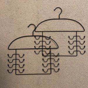 Tank top hanger (set of two)
